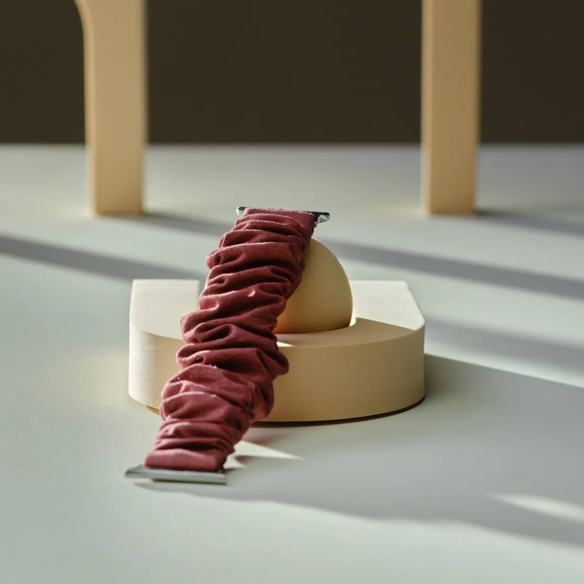 Anmiki Satin Apple Watch scrunchie klokkereim 38, 40, 41 mm