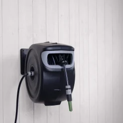 Automatisk slangetrommel til vegg, svingbar, 40 m