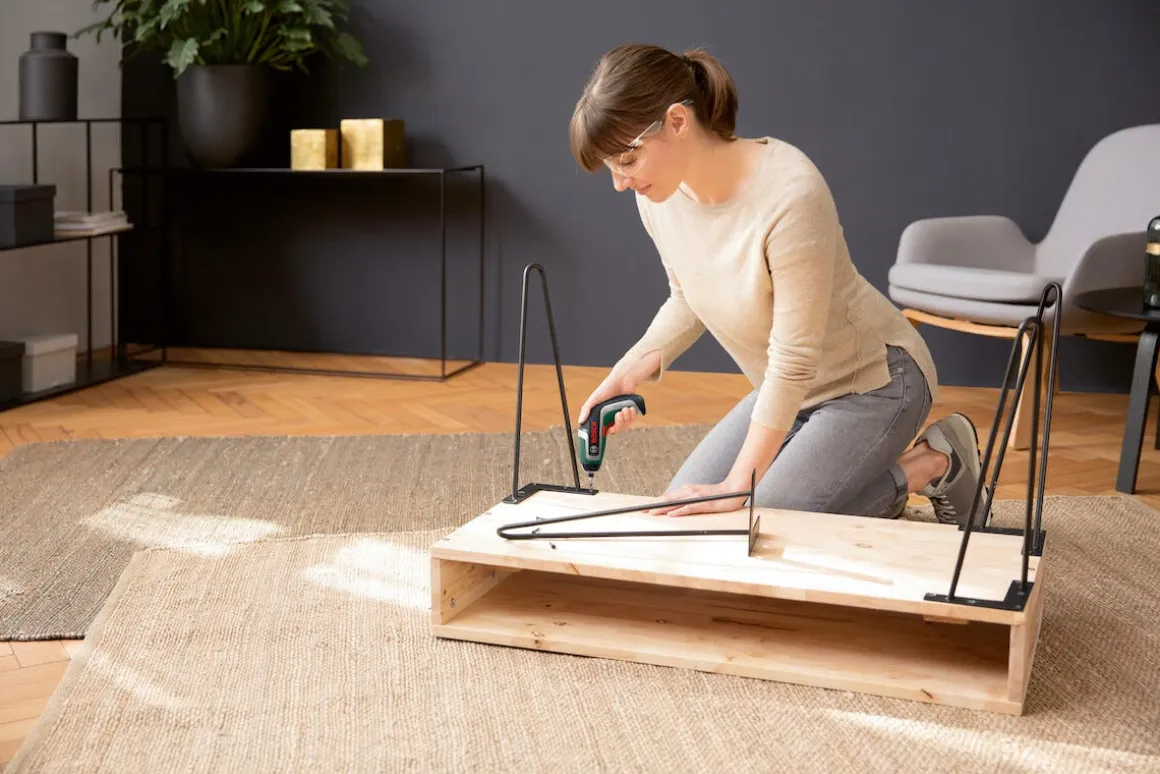 Bosch IXO 7 elektrisk skrutrekker med 10 bits, oppladbar