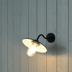 Clas Ohlson LED-pære med skumringsrelé