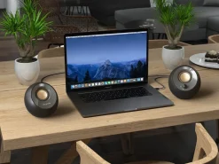 Creative Pebble V2 datahøyttalere med bass, USB-C