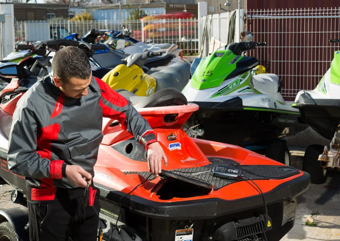 CTEK CT5 Powersport 12 V batterilader for MC, ATV og snøscooter