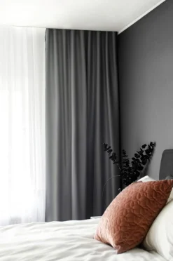 Dokie mørkleggende gardin, Hasta