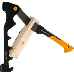 Fiskars X-Series vedkløyver for veggmontering