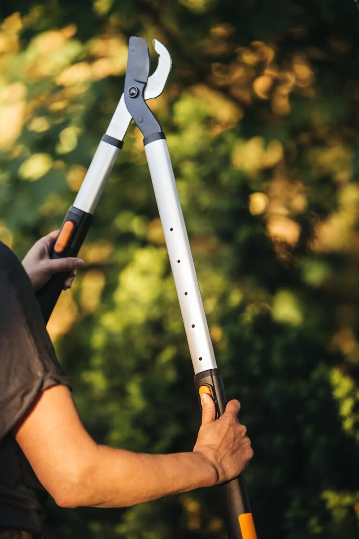 Fiskars Smartfit greinsaks med teleskopskaft L86