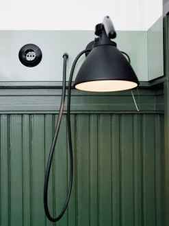 Hager serie 1930 énveis innfelt stikkontakt med ramme, porselen