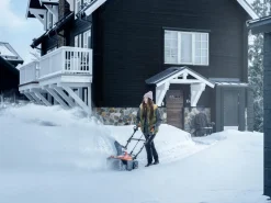 Husqvarna ST 143i batteridrevet snøfreser med LED, 36V