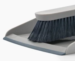 Joseph Joseph CleanTech feiesett med veggfeste, grå