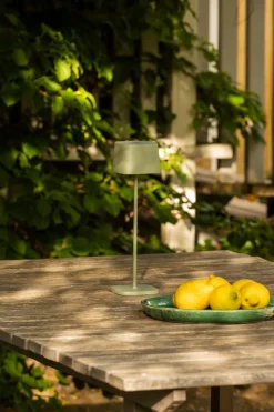 Konstsmide Capri bordlampe USB dimbar utendørs