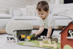 Micki Bondegård i tre, fra 3 år