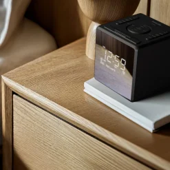 Philips R4600 klokkeradio med DAB+ og USB-C