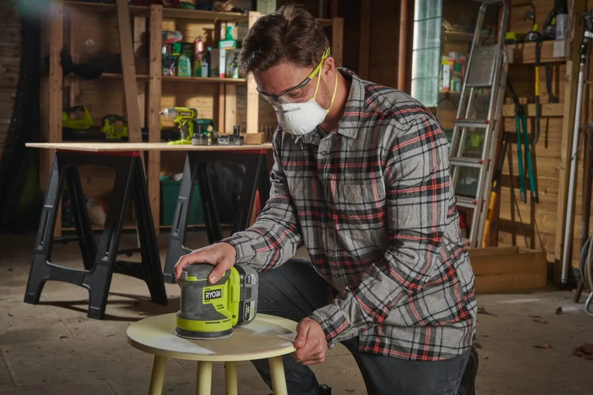Ryobi eksentersliper One+ 18 V RROS18-0, batteridrevet
