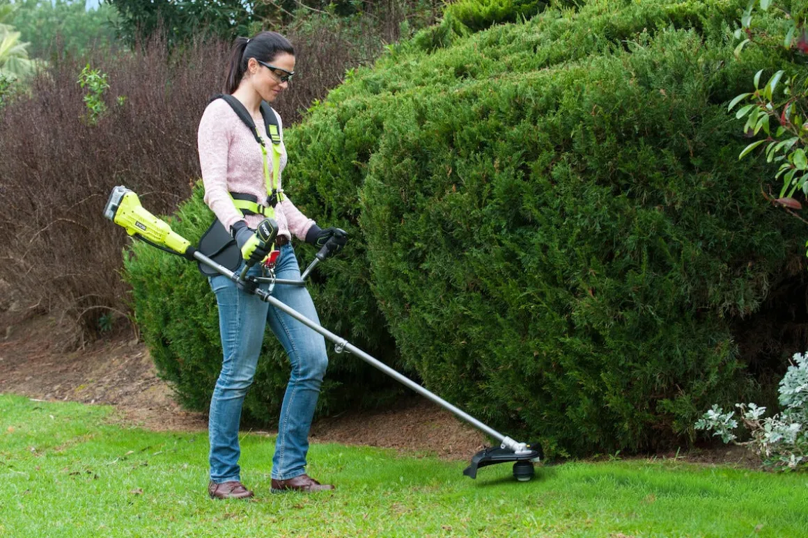 Ryobi OBC1820B gresstrimmer med tråd og knivblad One+ 18 V