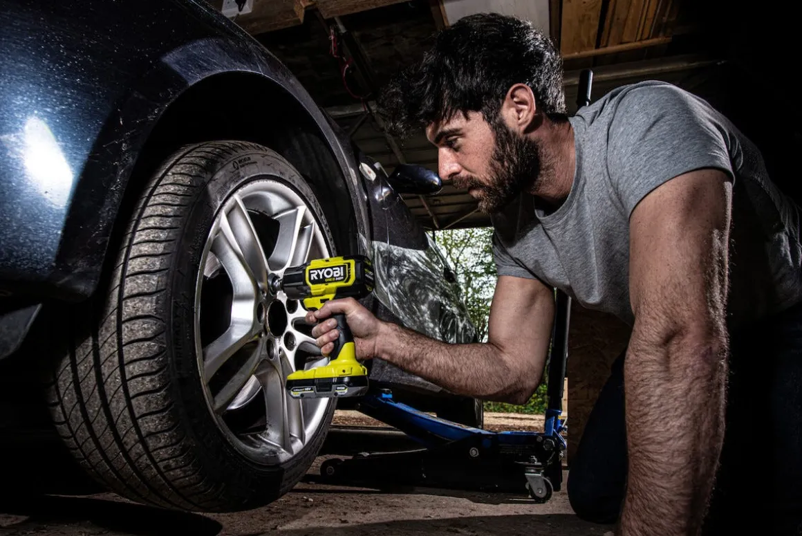 Ryobi One+ HP 18 V muttertrekker RIW18X-0