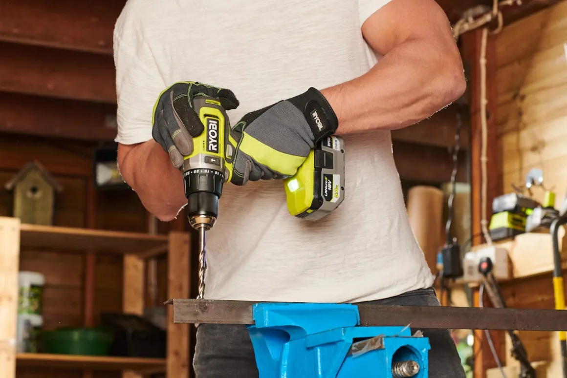 Ryobi slagdrill, 2 batterier RPD18-2C42S