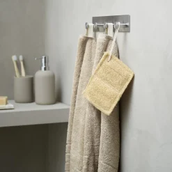Selvheftende kroklist med 4 kroker, krom