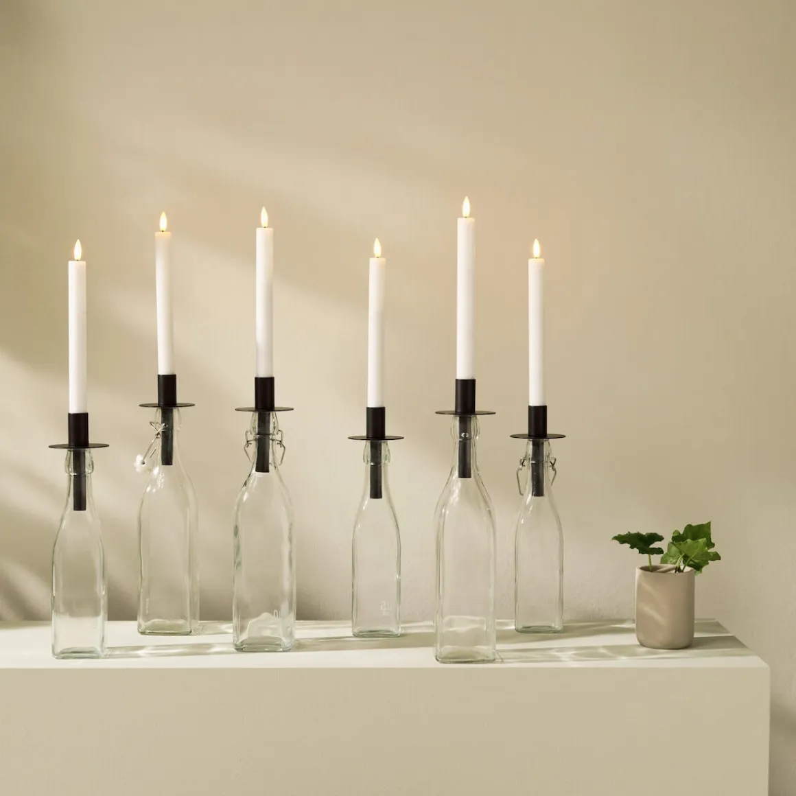 Stearinlysholder for flaske, svart