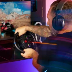 Superdrive 220 RS-5 gamingratt og pedaler, PS5 datamaskin