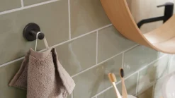 Tesa Moon Black håndklekrok selvklebende, svart