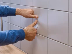 Tesa selvheftende kroker, hvite