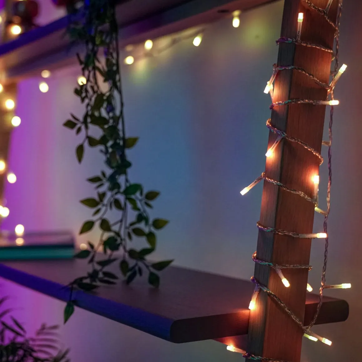 Twinkly Icicle RGB+W LED 5 m istappslynge utendørs/innendørs.